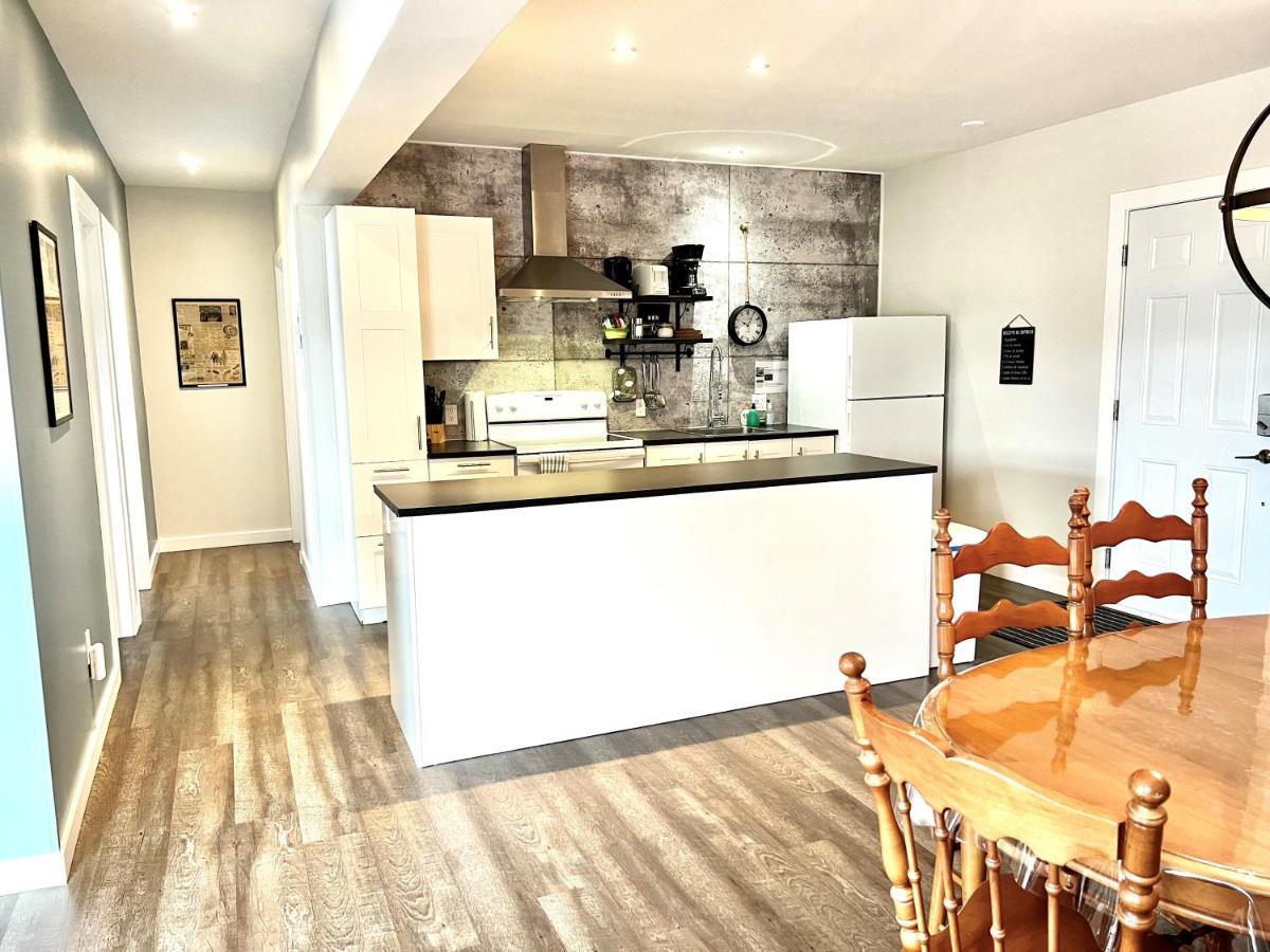 Sutton - Condo Au Coeur Du Village Kültér fotó